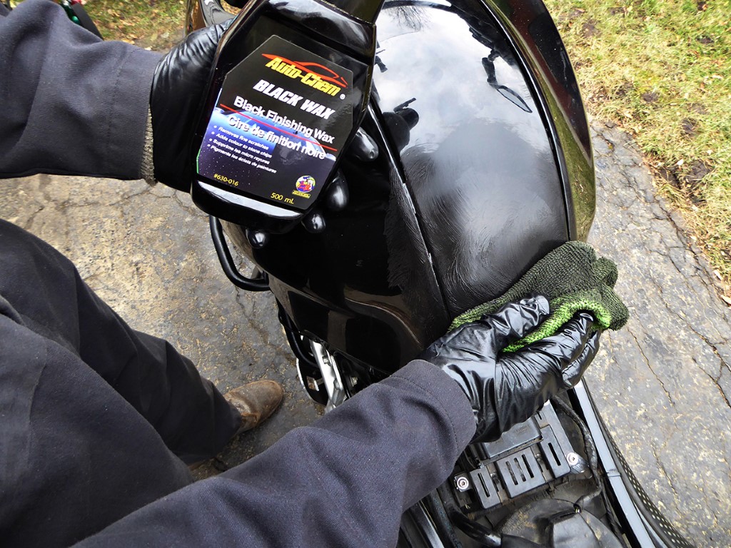 How to prepare your bike for storage Step 2: Wax